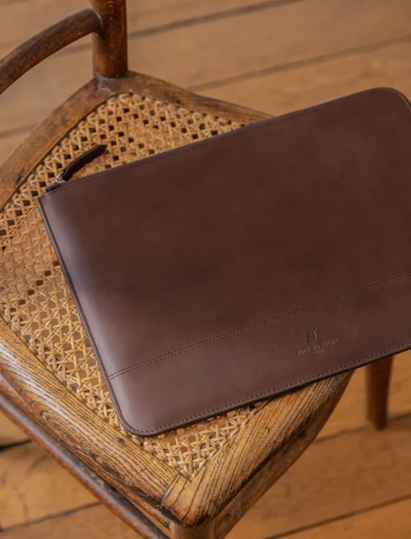 Pied de Biche Maroquinerie>Pochette D'Ordinateur Ebene Et Sapin